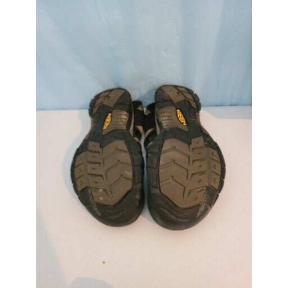 KEEN  Black Sz 10 Men Sport Waterproof Hiking Trail Sandals
